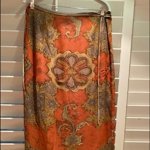 Dana Buchman Floral Patterned Midi Skirt in Orange and Gold. 100% Silk.